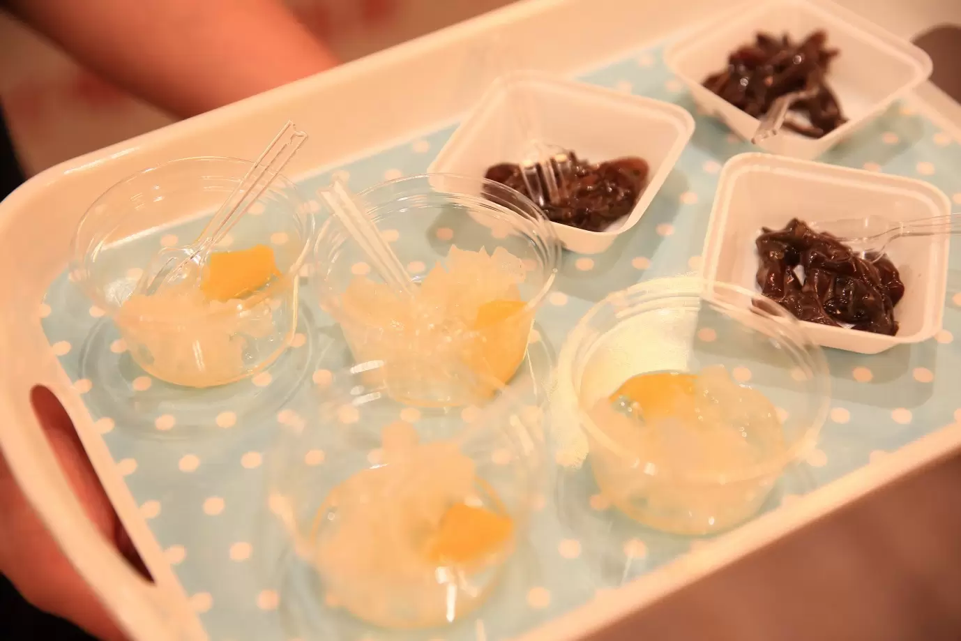 試食用に紹介された白きくらげとあらげきくらげ。